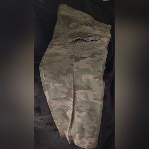 NWOT size 18 camo cargo jeans. Ive had em for 2yrs never was able to get them on